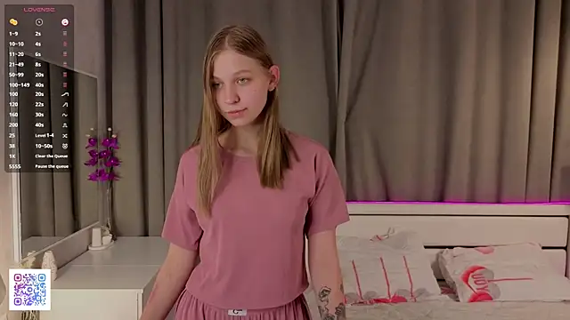 LynneHaviland online show from 10-19-25, 06:08