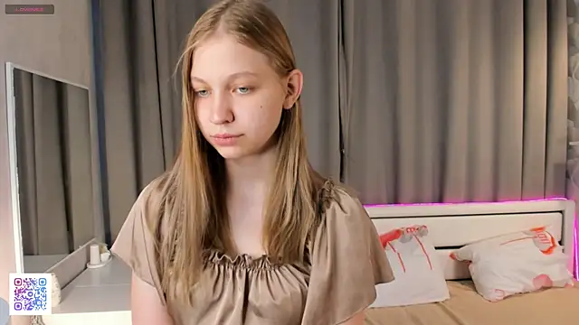 LynneHaviland online show from 10-31-25, 04:02