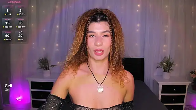 Snapshot of Evolet_Bee chatting on 10-03-25, 03:09 Evolet Bee online show from 10-03-25, 03:09