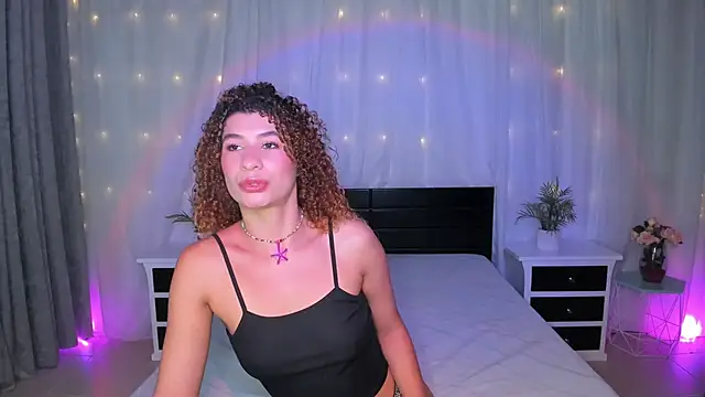 Evolet Bee online show from 11-24-25, 01:00