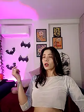 mishelkrave  online show from 10-28-25, 10:23