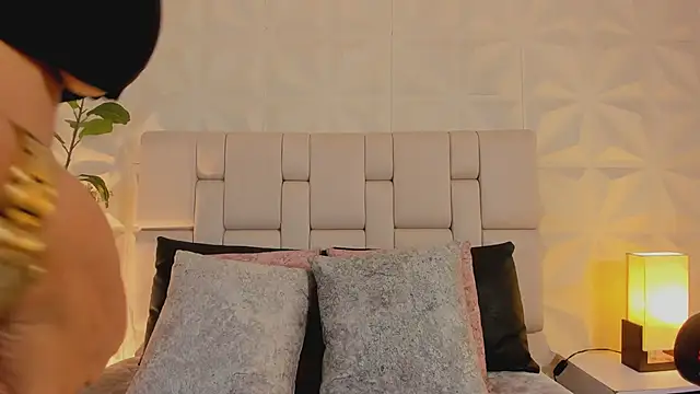 scarlettadams   online show from 12-15-25, 11:58