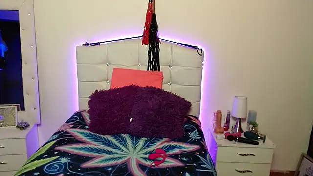 elapetitie online show from 09-26-25, 04:27