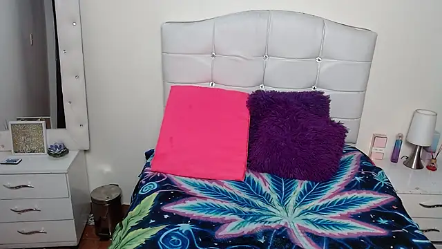 elapetitie online show from 10-03-25, 04:42