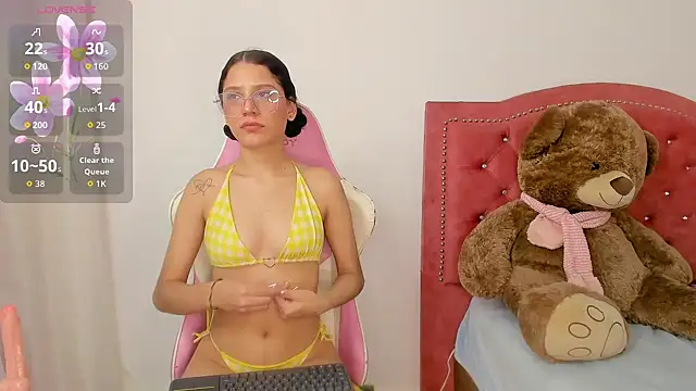 Snapshot of Nataly_evans18 chatting on 09-12-25, 01:38 Nataly evans18 online show from 09-12-25, 01:38