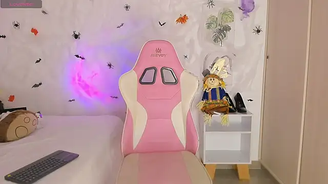 Snapshot of Nataly_evans18 chatting on 10-12-25, 05:50 Nataly evans18 online show from 10-12-25, 05:50