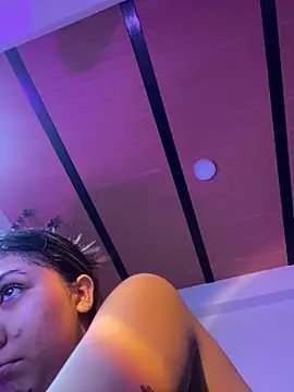 Snapshot of emilysofiia chatting on 09-19-25, 11:05 emilysofiia online show from 09-19-25, 11:05