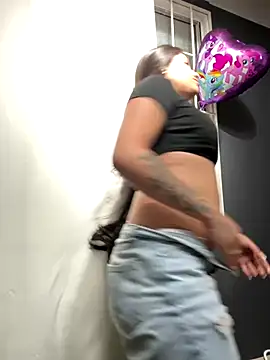 Alyha Cortes online show from 10-11-25, 01:27