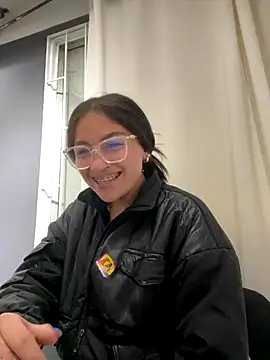 Alyha Cortes online show from 10-29-25, 01:13