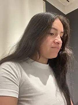 Alyha Cortes online show from 11-24-25, 01:22