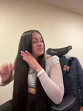 Alyha Cortes online show from 04-21-26, 01:50