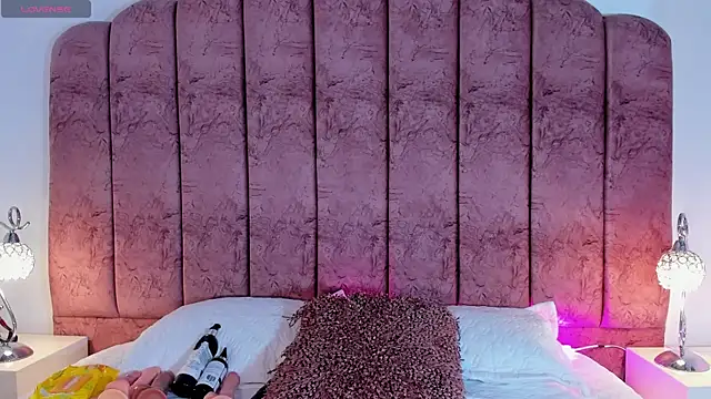 Snapshot of ValeskaZuev1 chatting on 09-24-25, 08:34 ValeskaZuev1 online show from 09-24-25, 08:34