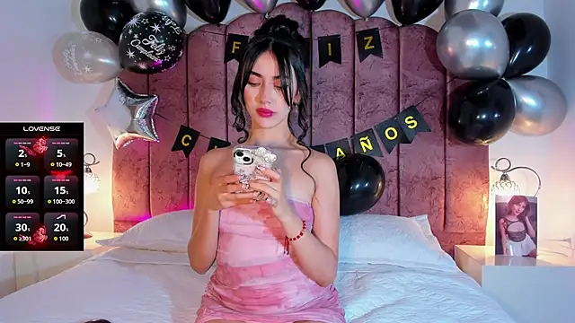 Snapshot of ValeskaZuev1 chatting on 09-29-25, 08:13 ValeskaZuev1 online show from 09-29-25, 08:13