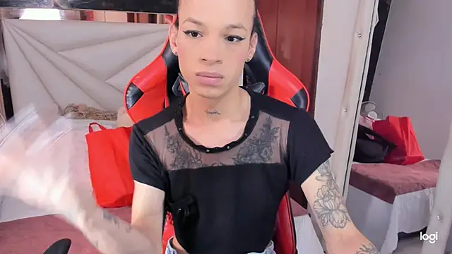 Snapshot of sara_slut21 chatting on 12-13-24, 04:49 sara slut21 online show from 12-13-24, 04:49