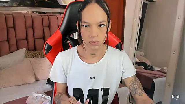 Snapshot of sara_slut21 chatting on 01-18-25, 07:48 sara slut21 online show from 01-18-25, 07:48