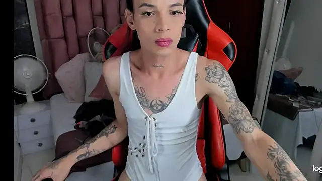 Snapshot of sara_slut21 chatting on 02-08-25, 12:28 sara slut21 online show from 02-08-25, 12:28