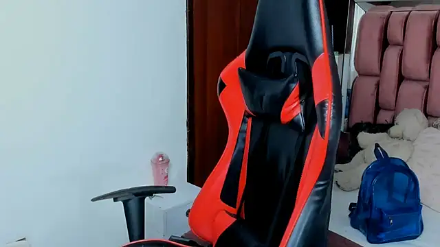 Snapshot of sara_slut21 chatting on 03-18-25, 03:20 sara slut21 online show from 03-18-25, 03:20