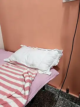 Snapshot of Shalu_G chatting on 10-08-25, 05:27 Shalu G online show from 10-08-25, 05:27