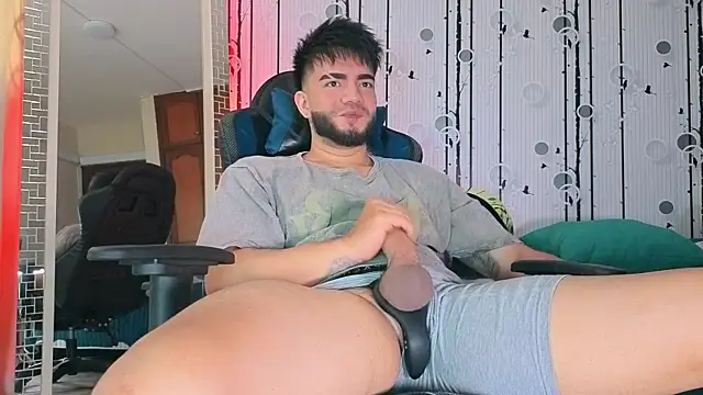 Snapshot of King_Draven3 chatting on 10-18-25, 07:36 King Draven3 online show from 10-18-25, 07:36