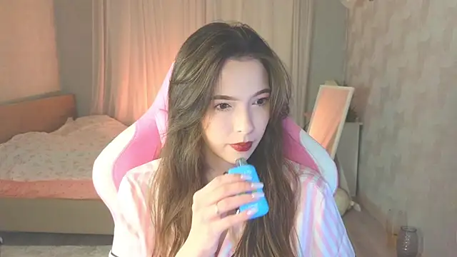 Snapshot of yuna_sunshy chatting on 11-14-25, 11:13 yuna sunshy online show from 11-14-25, 11:13