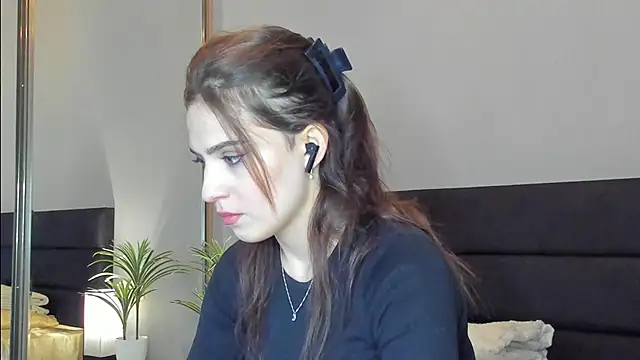 Snapshot of Forever_Smiler chatting on 09-28-25, 09:03 Forever Smiler online show from 09-28-25, 09:03