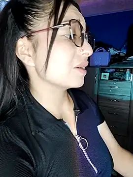 Mia   15 online show from 09-08-25, 08:19