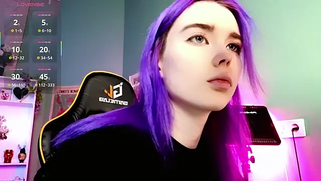 Snapshot of Kiara_Dream chatting on 11-17-25, 09:20 Kiara Dream online show from 11-17-25, 09:20