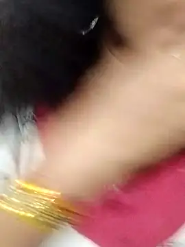 Snapshot of Varsha21 chatting on 09-17-25, 07:43 Varsha21 online show from 09-17-25, 07:43