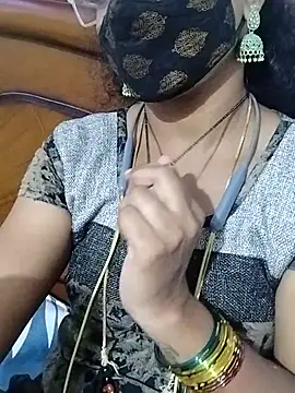 Snapshot of Varsha21 chatting on 09-18-25, 07:10 Varsha21 online show from 09-18-25, 07:10