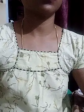 Snapshot of Varsha21 chatting on 10-10-25, 03:44 Varsha21 online show from 10-10-25, 03:44