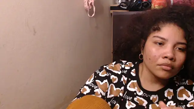 madelene online show from 11-17-25, 01:11