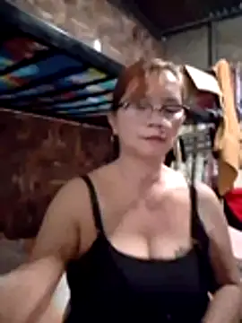 Snapshot of SexyHottMom chatting on 05-31-26, 08:43 SexyHottMom online show from 05-31-26, 08:43