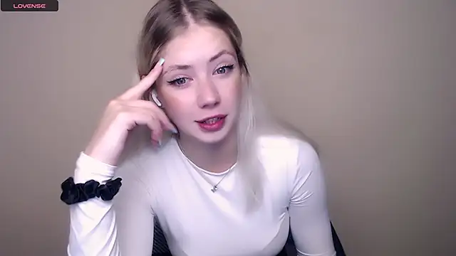 AliceHotty  online show from 09-12-25, 06:24