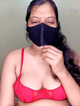 Rose-luckey online show from 10-18-25, 06:41