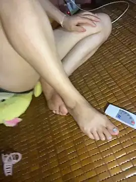 Snapshot of One-nice chatting on 10-16-25, 04:02 One-nice online show from 10-16-25, 04:02