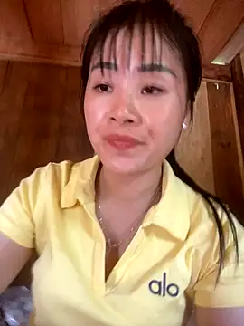 Snapshot of One-nice chatting on 10-30-25, 04:36 One-nice online show from 10-30-25, 04:36