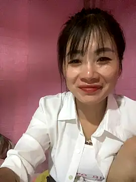 Snapshot of One-nice chatting on 11-05-25, 02:33 One-nice online show from 11-05-25, 02:33