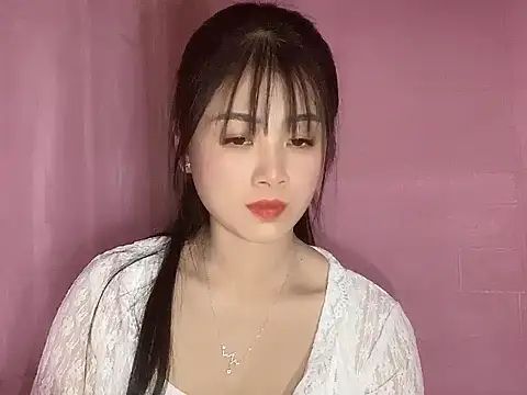 Snapshot of One-nice chatting on 11-18-25, 01:22 One-nice online show from 11-18-25, 01:22