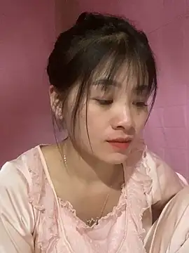 Snapshot of One-nice chatting on 11-21-25, 01:32 One-nice online show from 11-21-25, 01:32