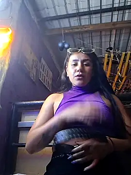 Snapshot of CAROLINE__07 chatting on 09-13-25, 01:05 CAROLINE  07 online show from 09-13-25, 01:05