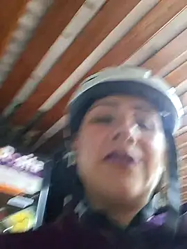 Snapshot of CAROLINE__07 chatting on 09-17-25, 12:18 CAROLINE  07 online show from 09-17-25, 12:18