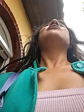 Snapshot of CAROLINE__07 chatting on 10-04-25, 05:22 CAROLINE  07 online show from 10-04-25, 05:22