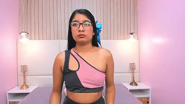 MelanyWayne  online show from 04-27-26, 05:33