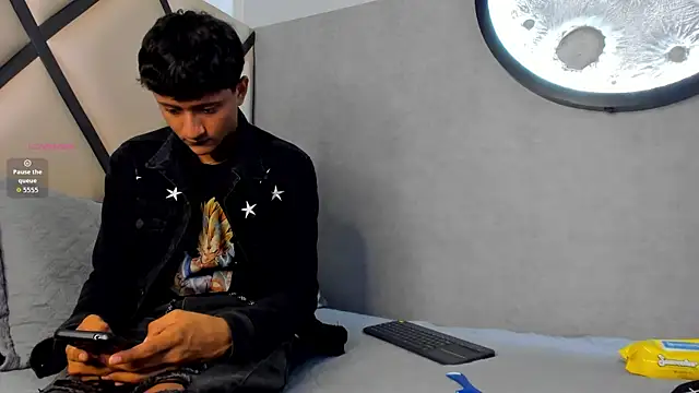 Snapshot of _Leohot_ chatting on 09-13-25, 03:28 Leohot online show from 09-13-25, 03:28