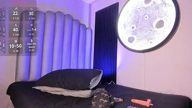 Snapshot of _Leohot_ chatting on 10-18-25, 04:15 Leohot online show from 10-18-25, 04:15