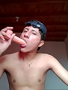 Snapshot of _Leohot_ chatting on 10-20-25, 03:01 Leohot online show from 10-20-25, 03:01