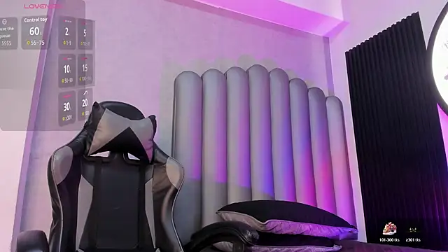 Snapshot of _Leohot_ chatting on 10-24-25, 03:25 Leohot online show from 10-24-25, 03:25