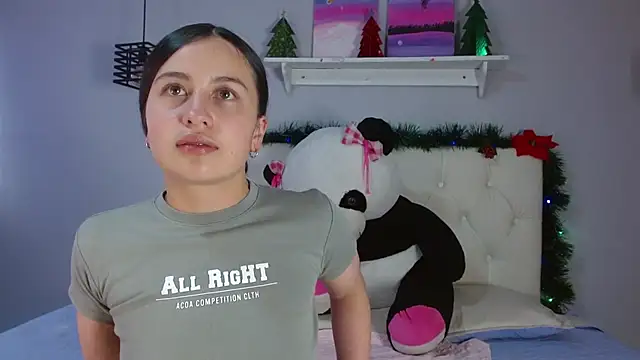 Zaaida  online show from 12-17-25, 08:37