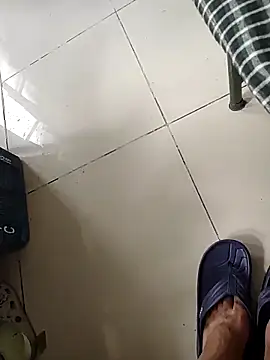 Snapshot of monty935 chatting on 09-15-25, 06:24 monty935 online show from 09-15-25, 06:24