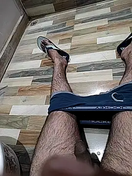 Snapshot of monty935 chatting on 11-19-25, 04:18 monty935 online show from 11-19-25, 04:18